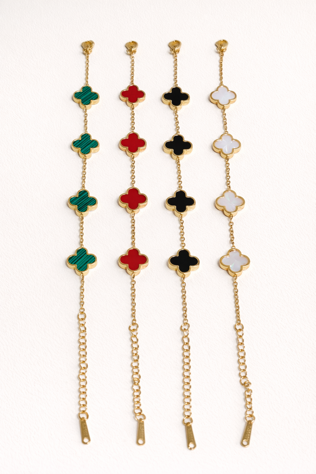 ✨ Luxe Clover Bracelet (Gold) – 5 Clover Charm | Reversible | Waterproof & Tarnish-Resistant