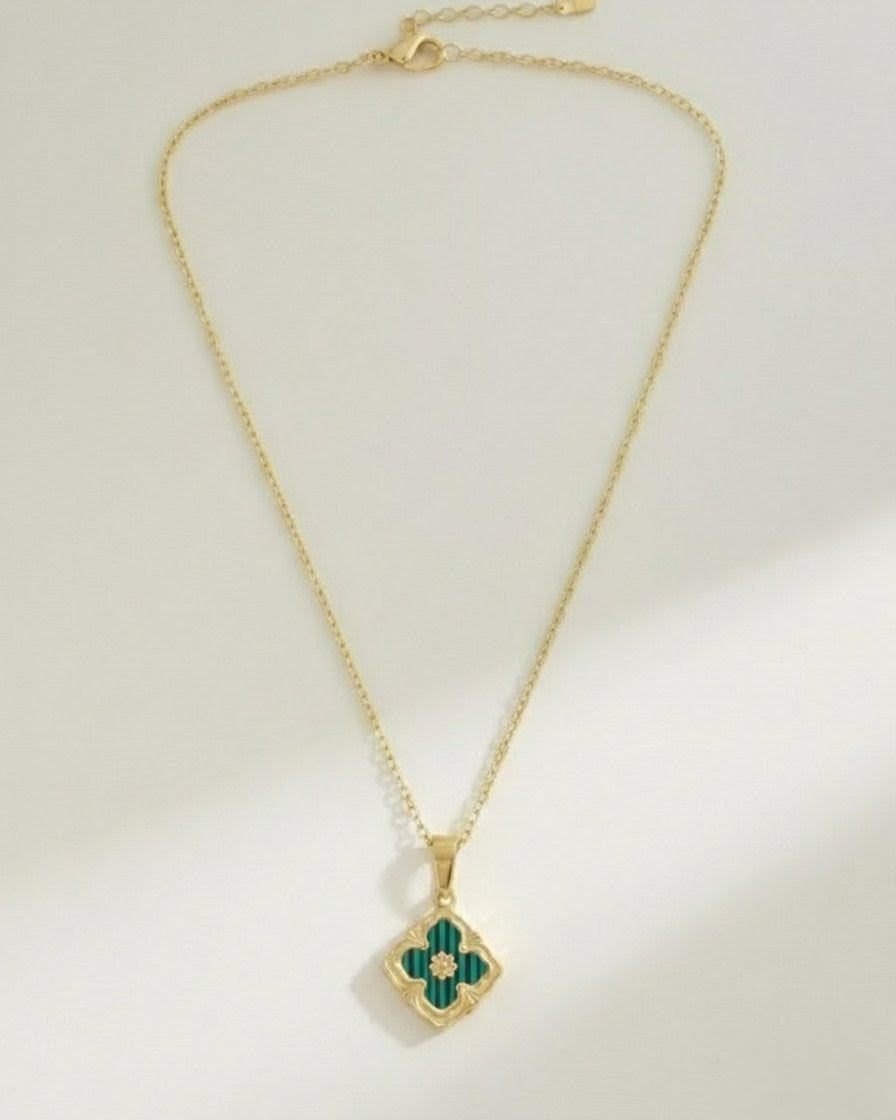 Luxury Clover Necklace – Gold